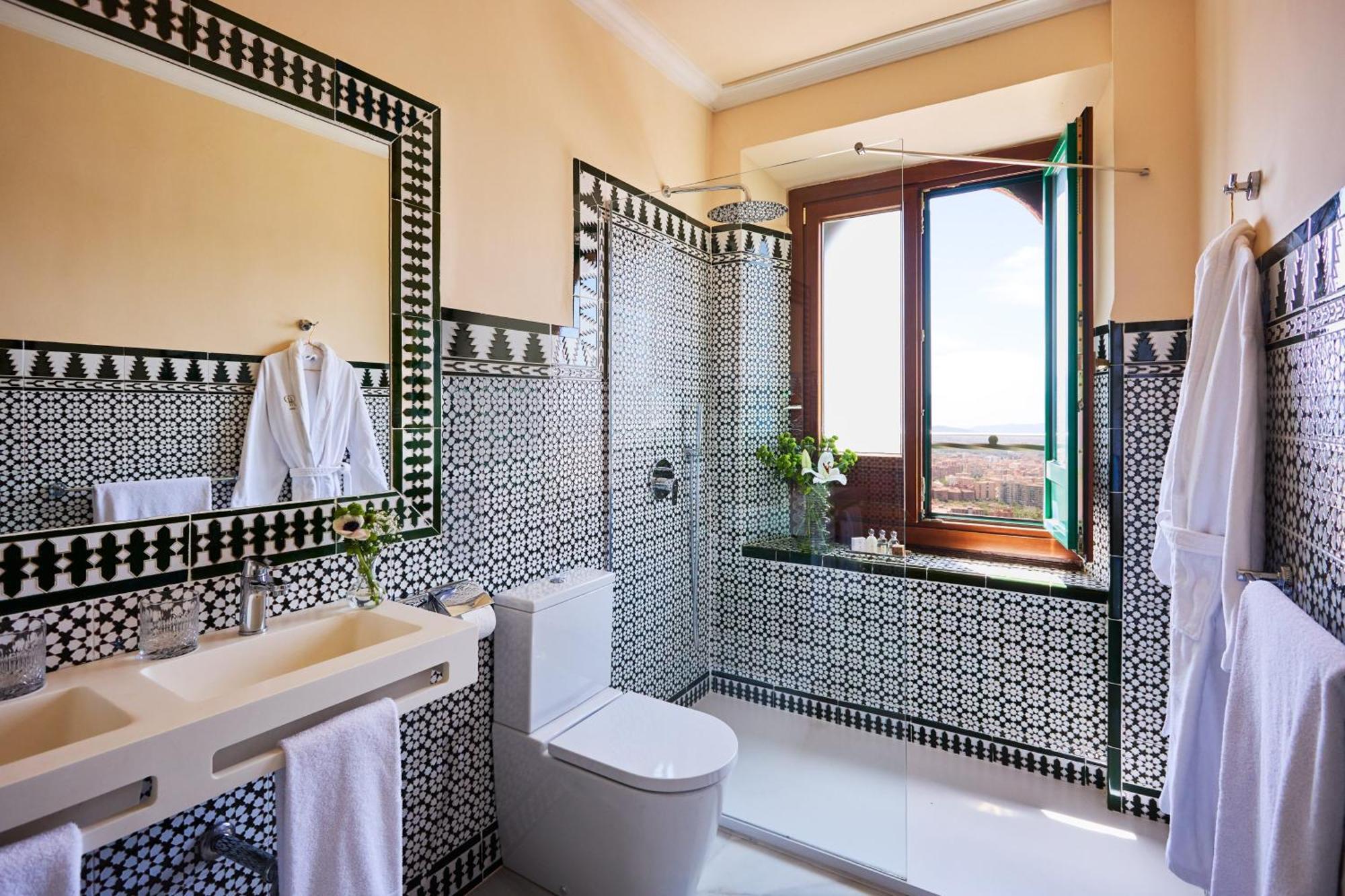 Alhambra Palace 5*